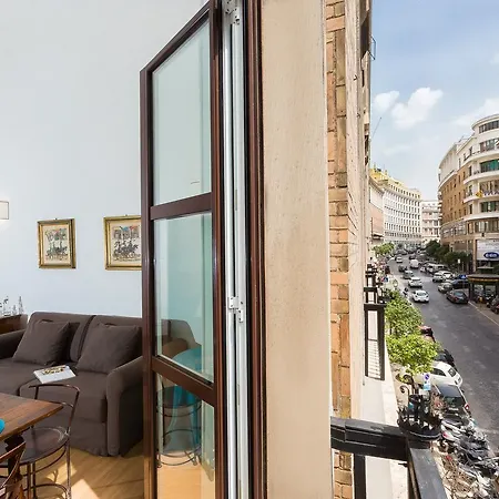 Prestigious Via Barberini Apartmán