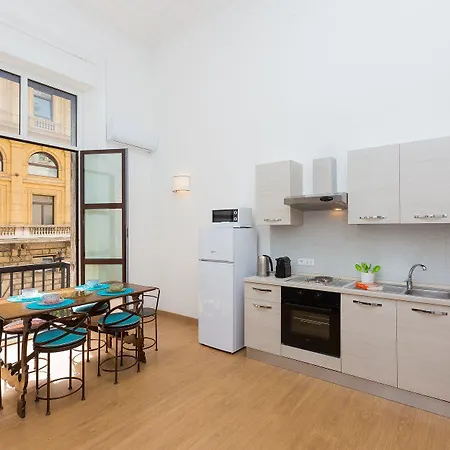 Apartment Prestigious Via Barberini Rome