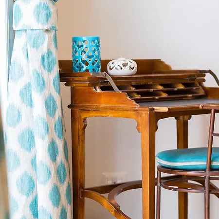 Prestigious Via Barberini Apartment *