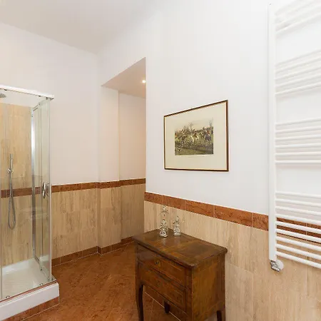 Prestigious Via Barberini Apartment