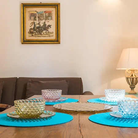 Prestigious Via Barberini Apartment Rome