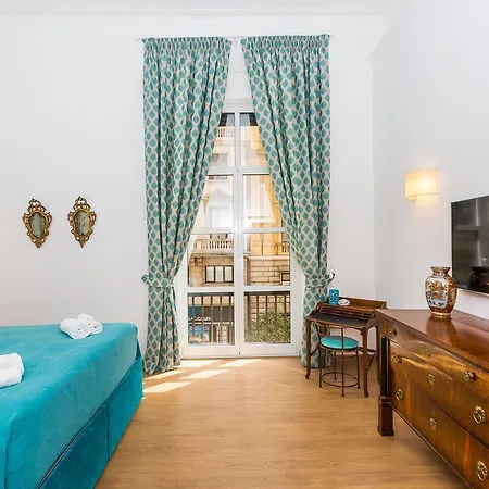 Prestigious Via Barberini Appartement